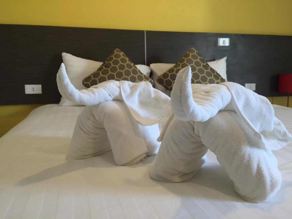 The Rich Hotel Ubonratchathani Ubon Ratchathani Exterior foto
